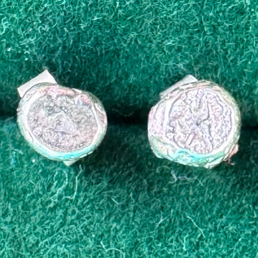 Pebble Studs